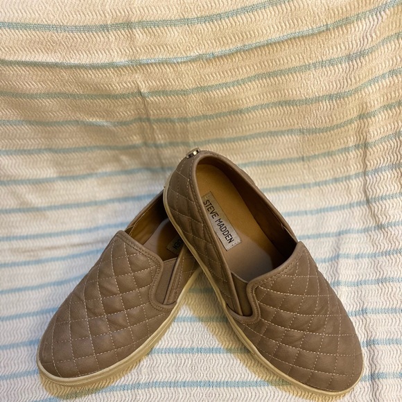 Steve Madden Ecentric Q Taupe Leather Sneakers - Picture 1 of 4